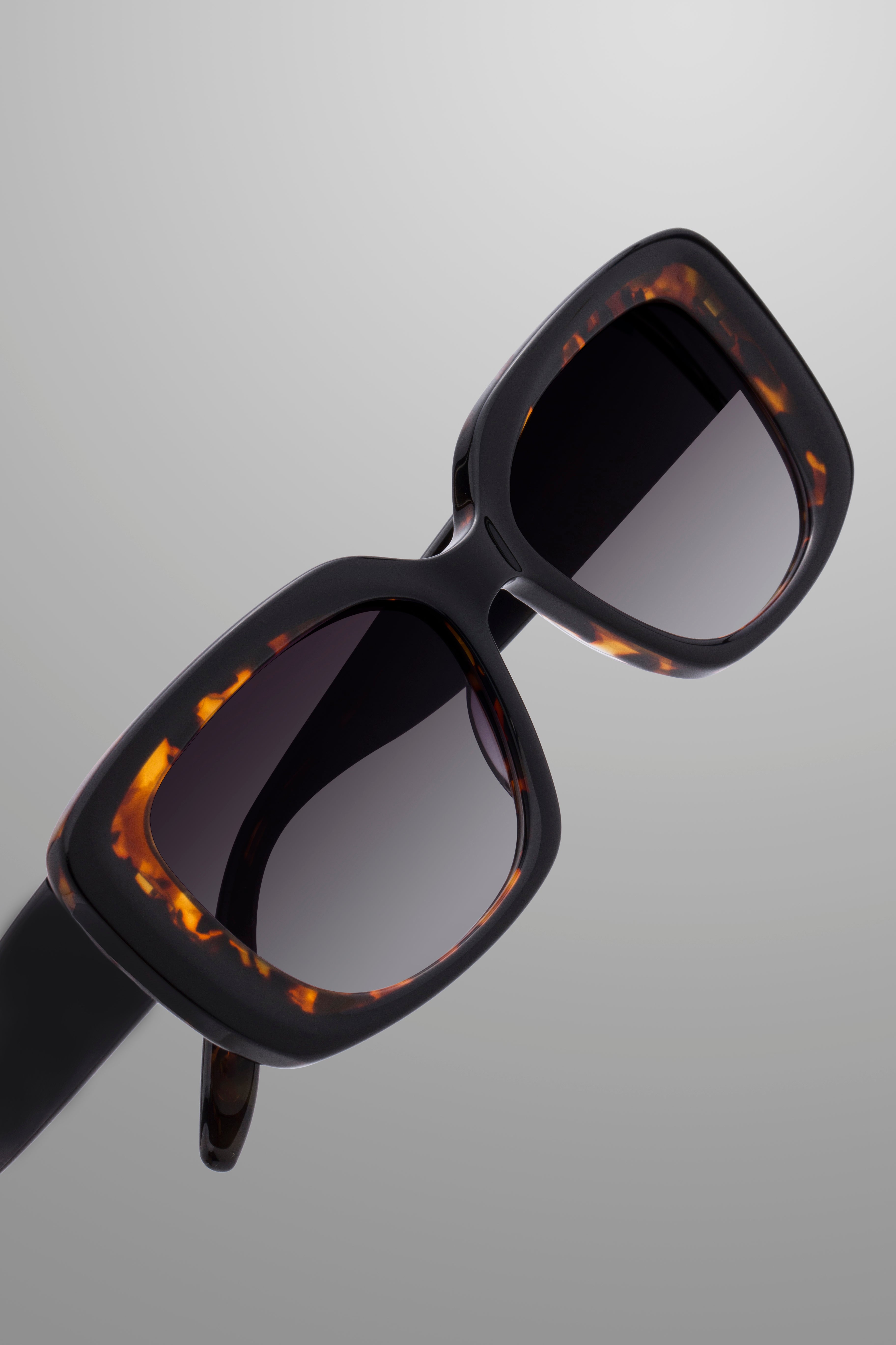 Barton Perreira Binti Sunglasses Barton Perreira Binti Eyeglasses – Luxury Designer Frames  main image 2