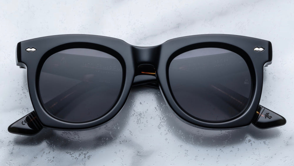 AVA-Noir 11 / Jet Gradient / Silver