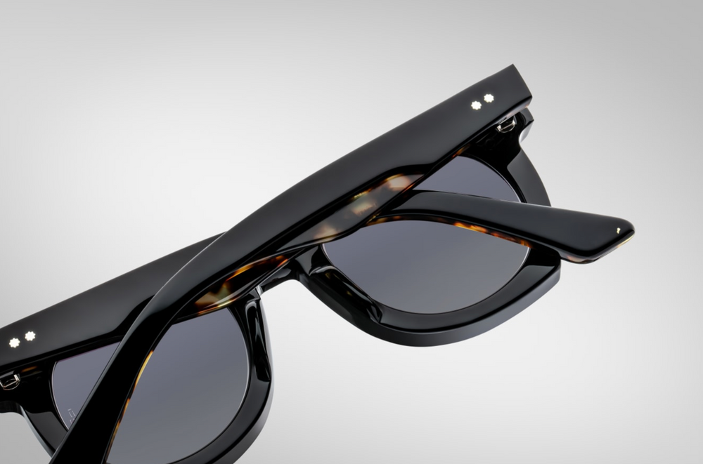 AVA-Noir 11 / Jet Gradient / Silver