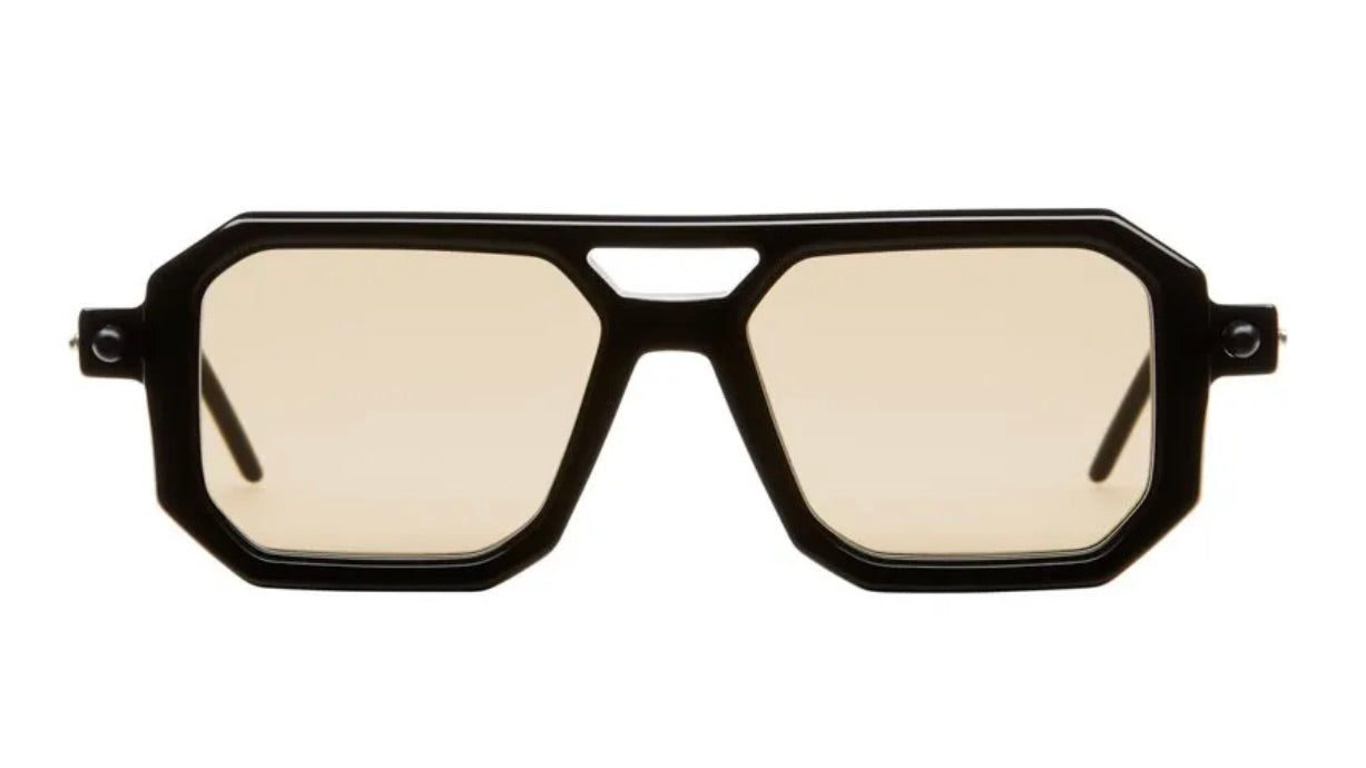 P8-BYB Black Shine / Ivory